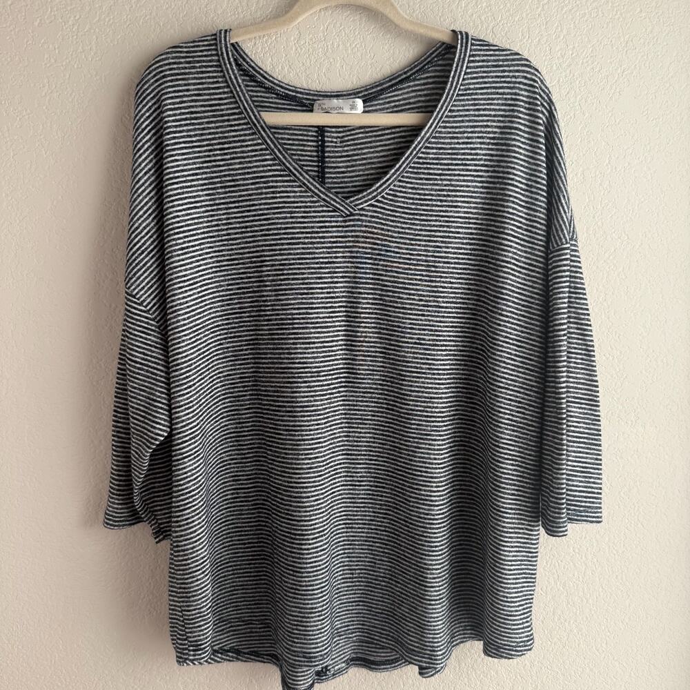 89th & Madison Striped Button-Back Top 2X Navy White Soft Knit V-Neck Oversized